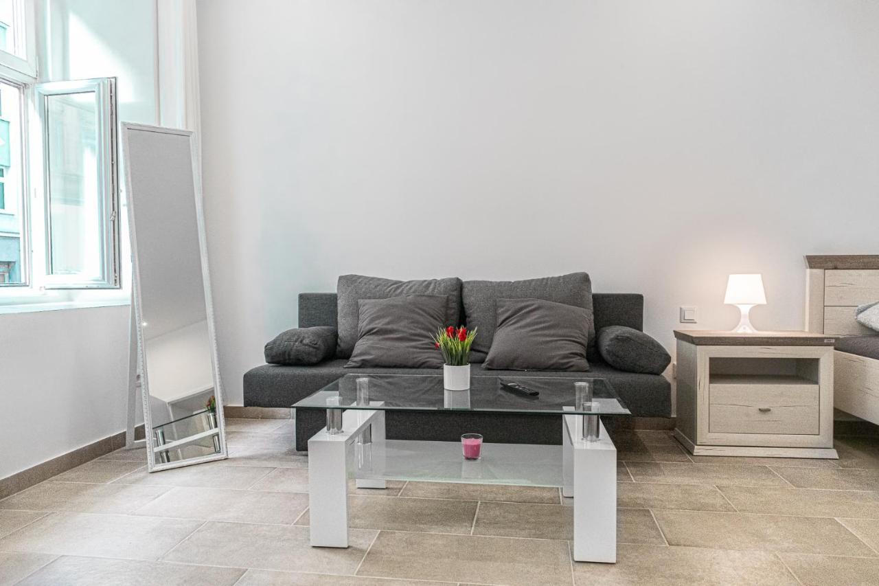 9 Min From City Center - Beautiful Studio Near U1 Reumannplatz Wina Bagian luar foto